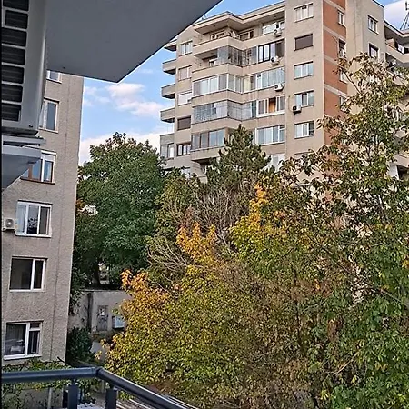 Park View - Modern 2-bedroom With Free Underground Parking